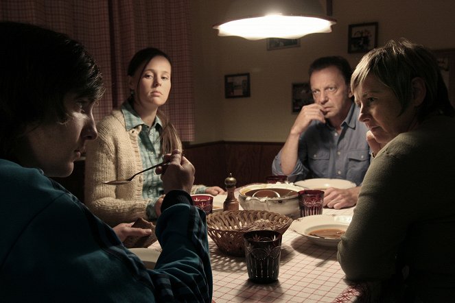 El punto rojo - De la película - Orlando Klaus, Zora Thiessen, Hans Kremer, Imke Büchel