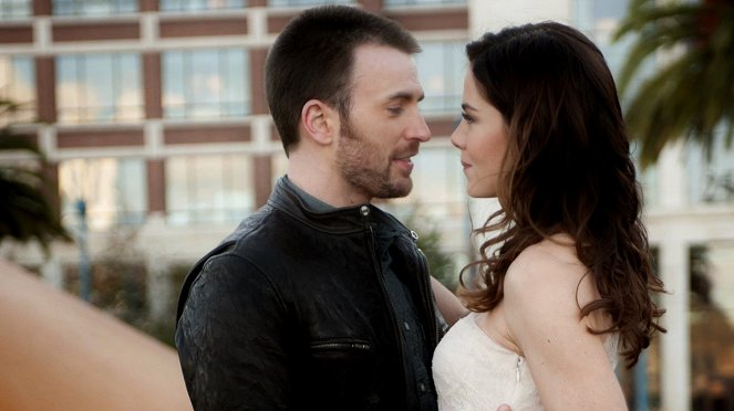 Playing It Cool - Photos - Chris Evans, Michelle Monaghan