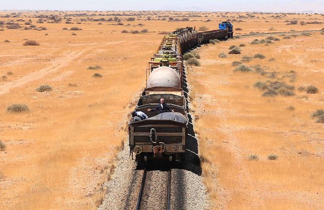 Slow Train Through Africa - Do filme
