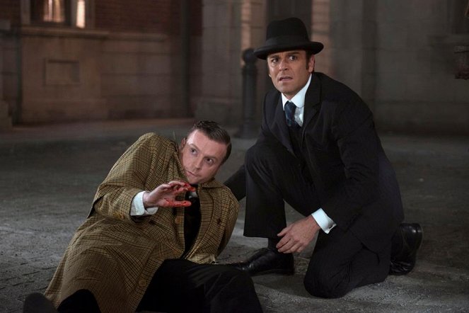 Murdoch nyomozó rejtélyei - Season 6 - Sherlock Holmes színre lép - Filmfotók - Andrew Gower, Yannick Bisson
