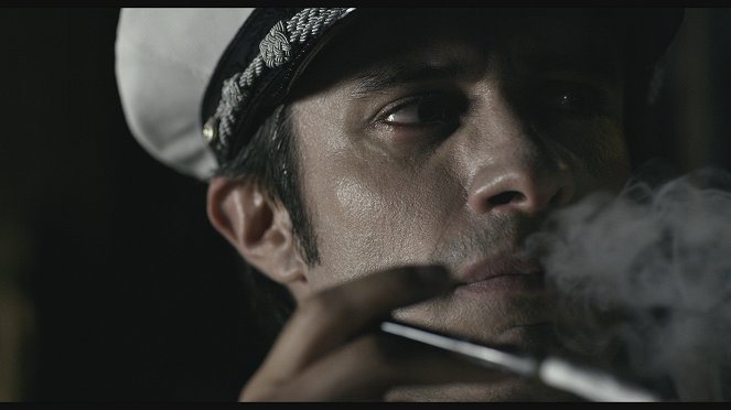 Eva no duerme - Filmfotók - Gael García Bernal