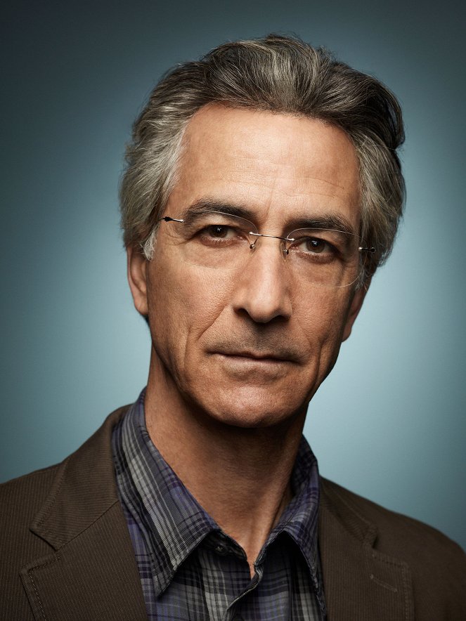 Výjimeční - Promo - David Strathairn