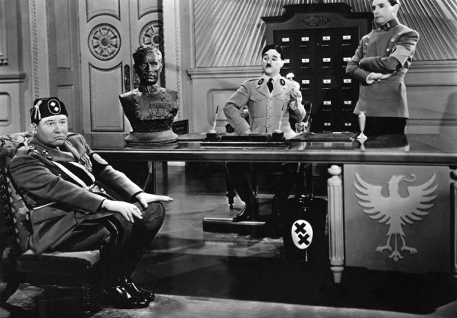 Der Große Diktator - Filmfotos - Jack Oakie, Charlie Chaplin, Henry Daniell