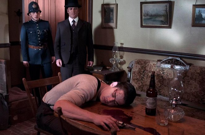 Murdoch Mysteries – Auf den Spuren mysteriöser Mordfälle - Murdoch in Ladies Wear - Filmfotos - Jonny Harris, Yannick Bisson, Adam Butcher