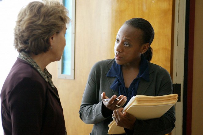 Without a Trace - Season 2 - The Bus - Photos - Marianne Jean-Baptiste