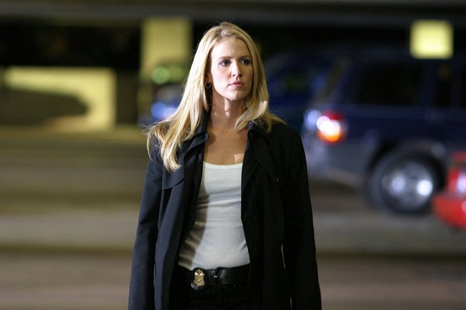 Without a Trace - Season 2 - Moving On - Photos - Poppy Montgomery