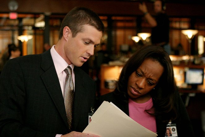 Without a Trace - Season 2 - Moving On - Photos - Eric Close, Marianne Jean-Baptiste