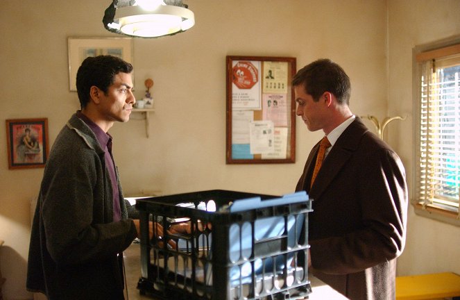 Without a Trace - Season 2 - The Line - Photos - Eric Close