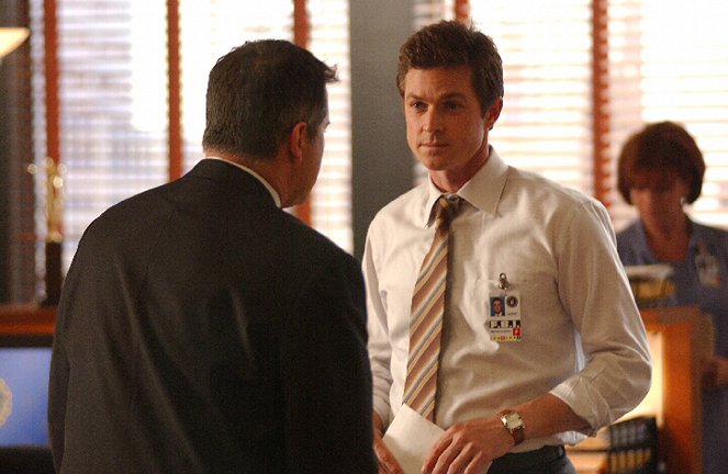 Without a Trace - Season 2 - Lost and Found - Photos - Eric Close