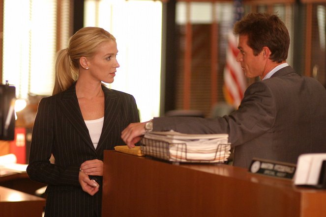 Without a Trace - Season 3 - In the Dark - Photos - Poppy Montgomery, Eric Close