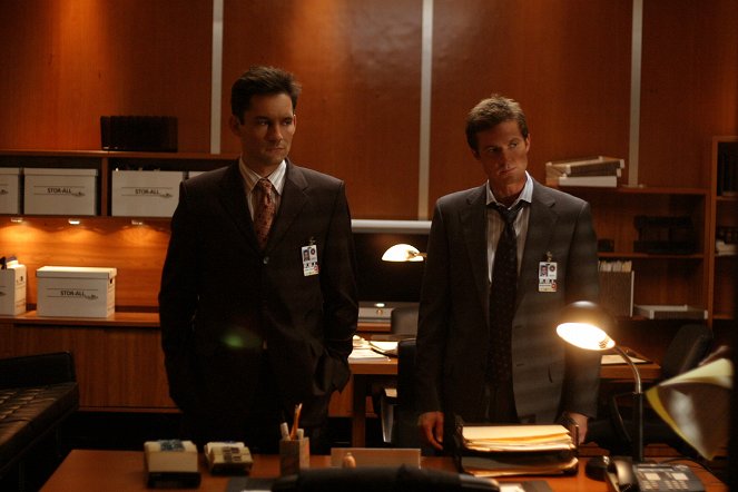 Without a Trace - Season 3 - In the Dark - Z filmu - Enrique Murciano, Eric Close