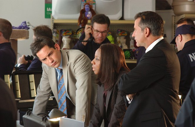 Without a Trace - Thou Shalt Not... - Photos - Enrique Murciano, Marianne Jean-Baptiste, Anthony LaPaglia