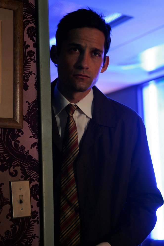 Without a Trace - Lone Star - Photos - Enrique Murciano