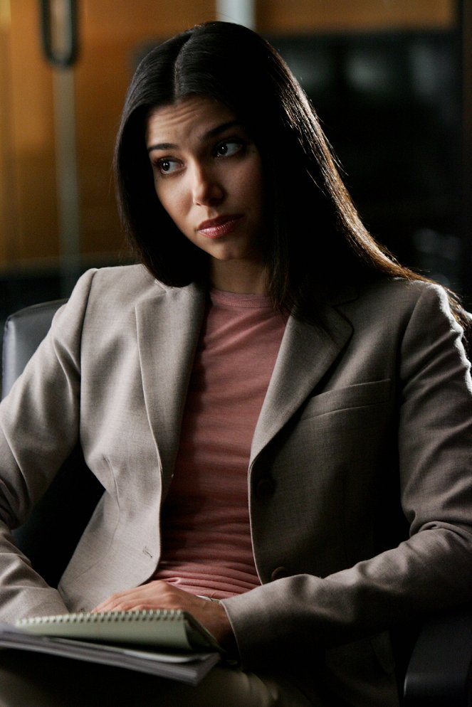 Without a Trace - Season 4 - Lost Time - Photos - Roselyn Sanchez