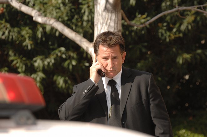 Without a Trace - Season 5 - Desert Springs - Photos - Anthony LaPaglia
