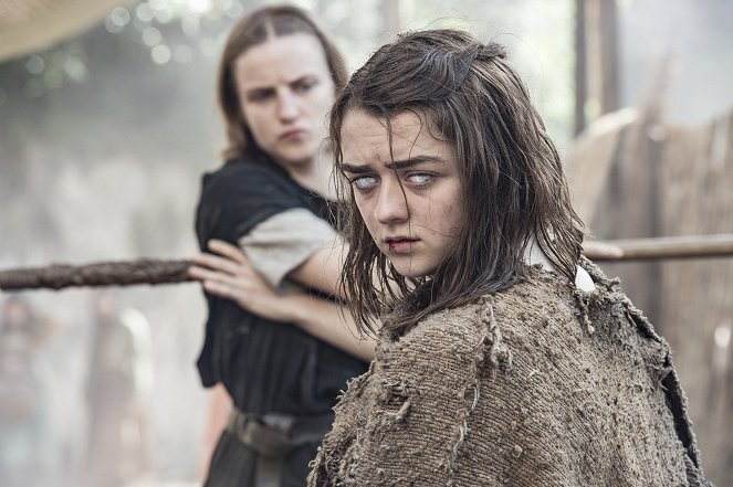 Game of Thrones - The Red Woman - Photos - Faye Marsay, Maisie Williams