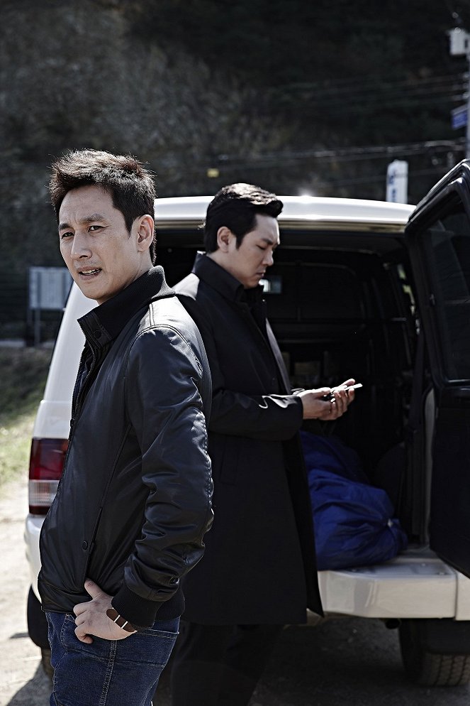 Kkeutkkaji ganda - Z filmu - Sun-kyun Lee, Jin-woong Cho
