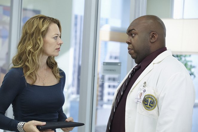 Body of Proof - All in the Family - Photos - Jeri Ryan, Windell Middlebrooks