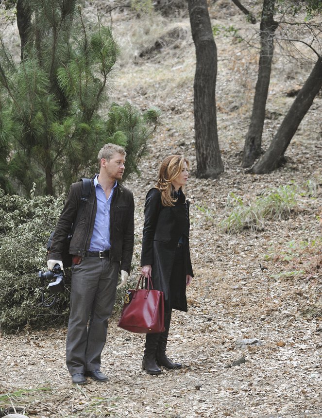 Body of Proof - Hunting Party - Photos - Nic Bishop, Dana Delany