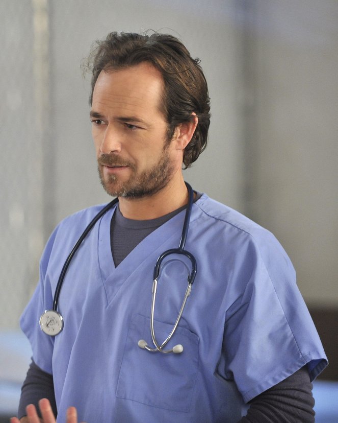 Body of Proof - Going Viral, Part 1 - Photos - Luke Perry