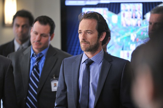 Body of Proof - Season 2 - Going Viral, Part 2 - Photos - Luke Perry