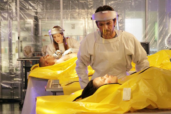 Body of Proof - Going Viral, Part 2 - Photos - Dana Delany, Luke Perry