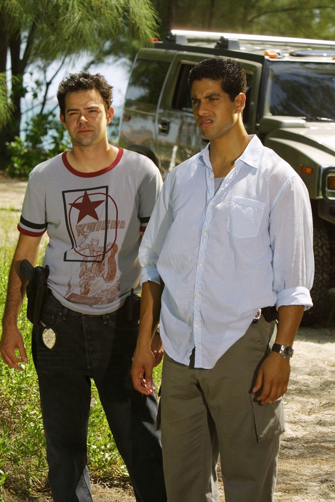 CSI: Miami - Season 1 - Wet Foot/Dry Foot - Photos - Rory Cochrane, Adam Rodriguez