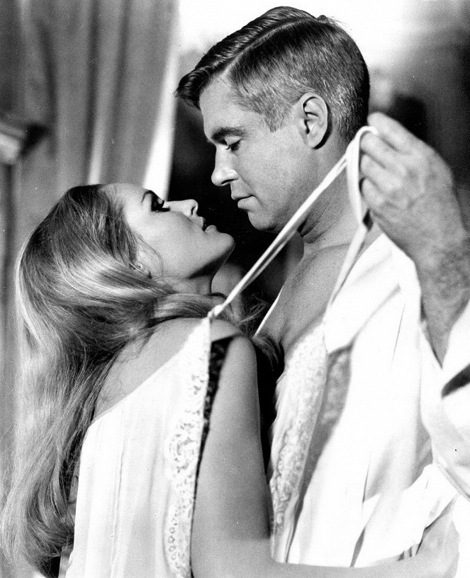 Der blaue Max - Filmfotos - Ursula Andress, George Peppard