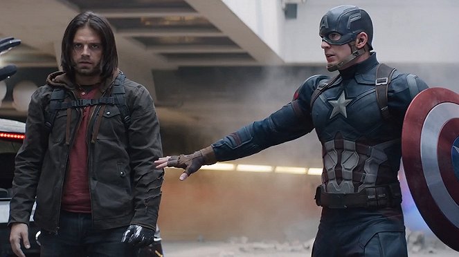 Captain America: Občianska vojna - Z filmu - Sebastian Stan, Chris Evans
