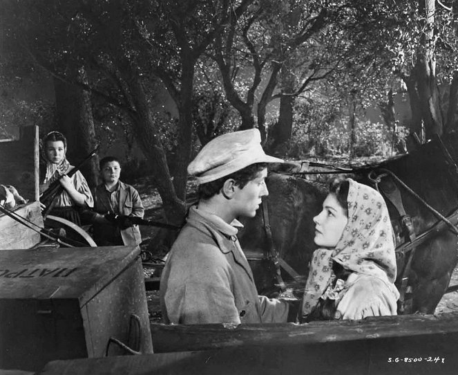 The North Star - Kuvat elokuvasta - Jane Withers, Farley Granger, Anne Baxter