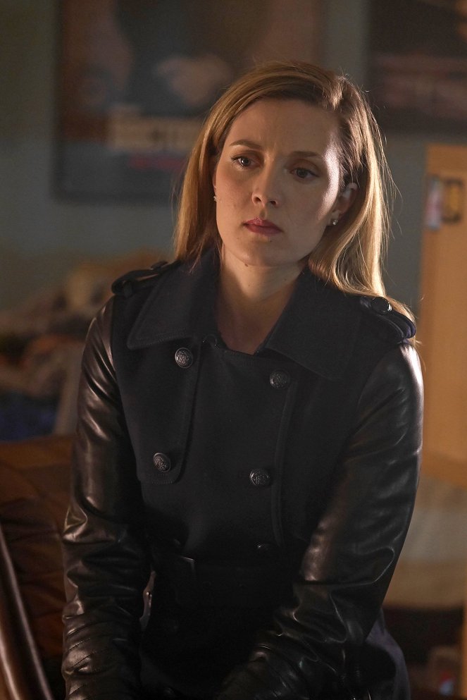 Orphan Black - Ruthless in Purpose, and Insidious in Method - Photos - Evelyne Brochu