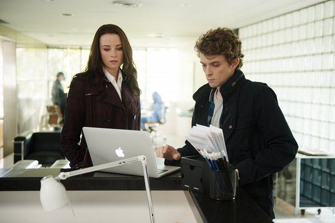 Continuum - Die Chance - Filmfotos - Rachel Nichols, Erik Knudsen