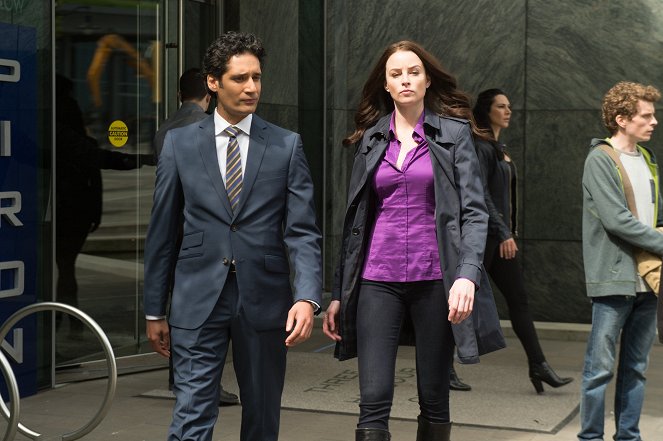 Continuum - Season 4 - The Desperate Hours - Photos - Stephen Lobo, Rachel Nichols