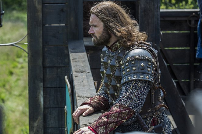 Vikings - The Profit and the Loss - Photos - Clive Standen