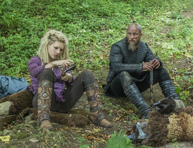 Vikings - What Might Have Been - Photos - Katheryn Winnick, Travis Fimmel