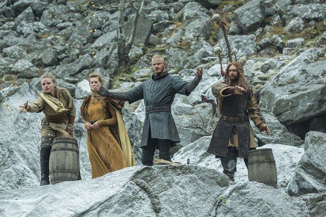 Vikings - Uma boa traição - Do filme - Alyssa Sutherland, Alexander Ludwig