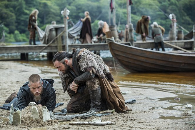 Vikings - Season 3 - Born Again - Photos - Travis Fimmel, George Blagden