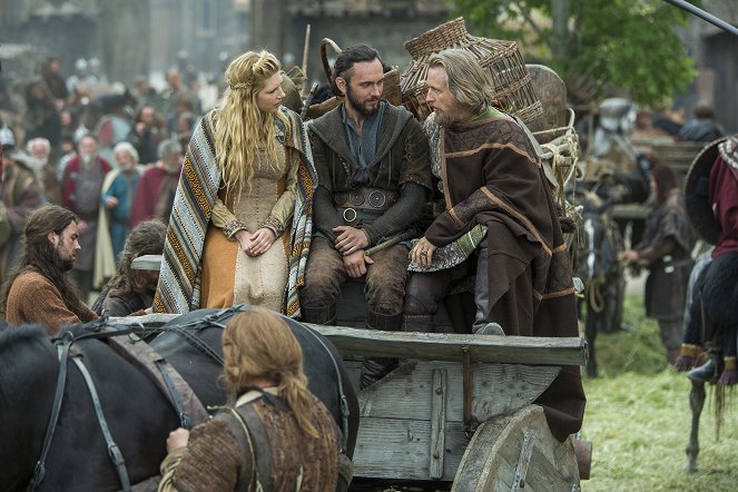 Vikings - Season 3 - Mercenary - Photos - Katheryn Winnick, George Blagden, Linus Roache