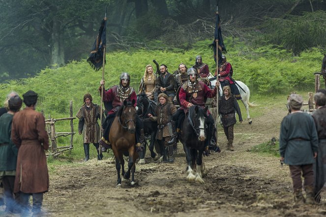 Vikings - Der Wanderer - Filmfotos - Katheryn Winnick, George Blagden, Linus Roache