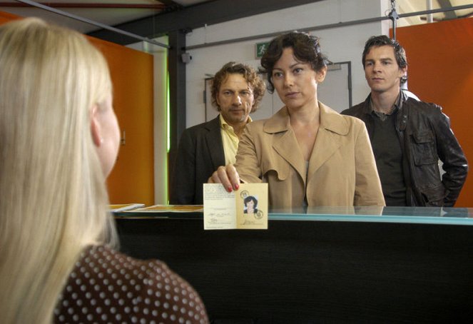 Tatort - Season 39 - Hart an der Grenze - Photos - Richy Müller, Carolina Vera, Felix Klare