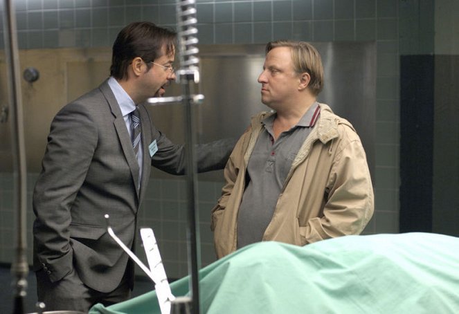Tatort - Season 38 - Ruhe sanft - Do filme - Jan Josef Liefers, Axel Prahl