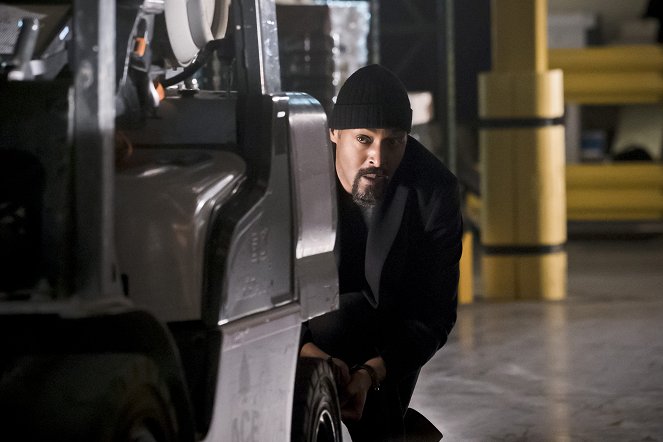 The Flash - Back to Normal - Photos - Jesse L. Martin