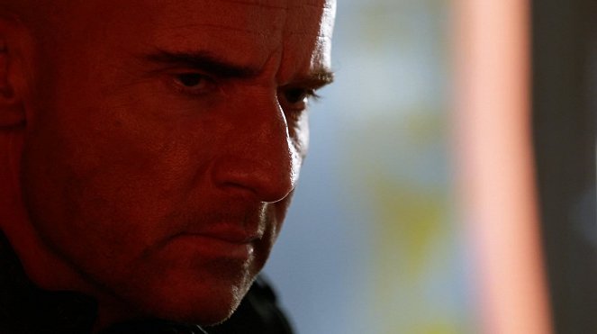 Legends of Tomorrow - Left Behind - Photos - Dominic Purcell