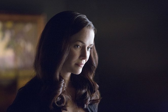 The Vampire Diaries - Season 7 - Day One of Twenty-Two Thousand, Give or Take - Photos - Annie Wersching