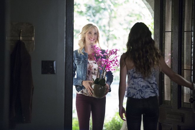 The Vampire Diaries - Season 7 - Day One of Twenty-Two Thousand, Give or Take - Photos - Candice King