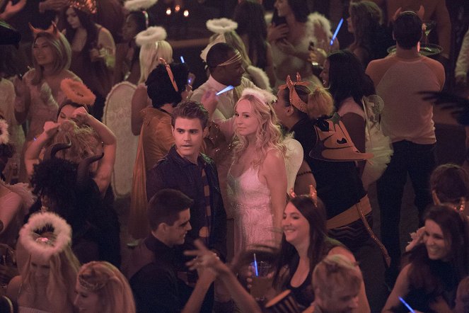The Vampire Diaries - I Carry Your Heart with Me - Photos - Paul Wesley, Candice King