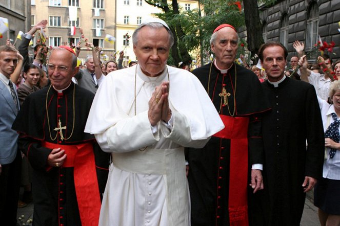 Pope John Paul II - Photos - Ben Gazzara, Jon Voight, Christopher Lee