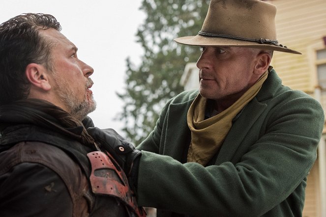Legends of Tomorrow - The Magnificent Eight - Photos - Dominic Purcell