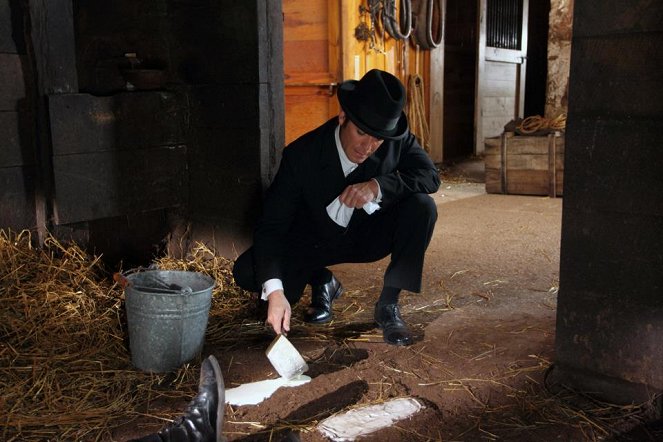 Murdoch Mysteries - Lovers in a Murderous Time - Photos - Yannick Bisson