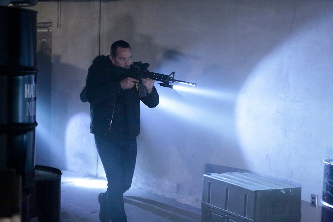 Blindspot - Season 1 - Any Wounded Thief - Photos - Sullivan Stapleton